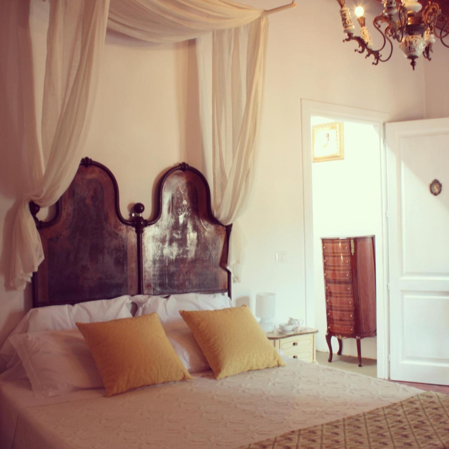 Il Lupo Rosso Bed & Breakfast Santu Lussurgiu Dış mekan fotoğraf