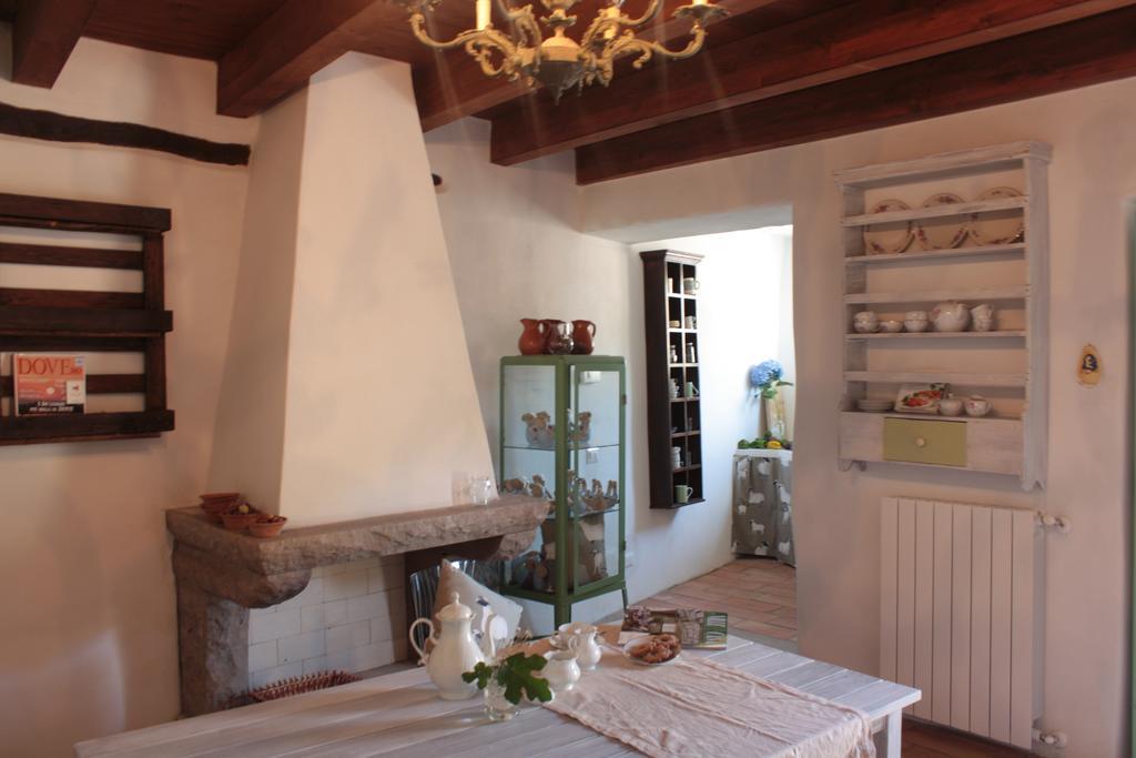 Il Lupo Rosso Bed & Breakfast Santu Lussurgiu Oda fotoğraf