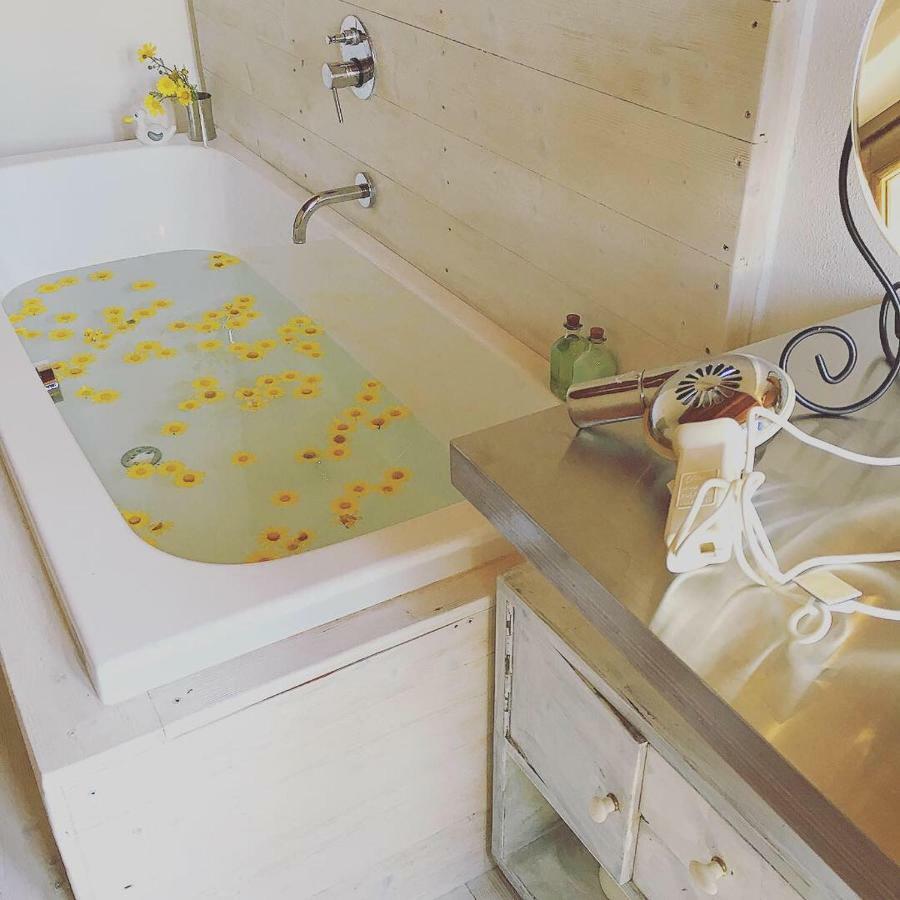 Il Lupo Rosso Bed & Breakfast Santu Lussurgiu Dış mekan fotoğraf